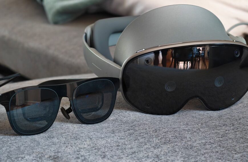 Samsung’s Galaxy XR can transform your content, but smart glasses might still be the better choice