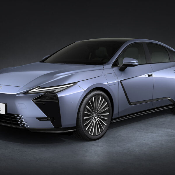 New Lexus ES to arrive in June from £59,345 – and EV only in UK
