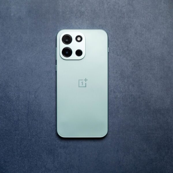 There’s no doubt — the OnePlus Nord 6 is the battery champion of 2026