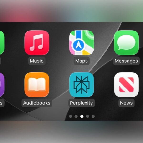 Apple’s CarPlay feature now supports multiple AI chatbot apps from iPhone