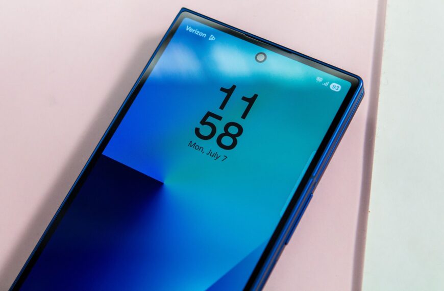 Galaxy Z Fold 8 might use the same display material, and I’m not sure how to feel