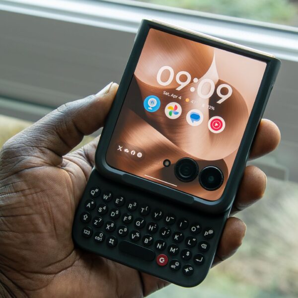 3 reasons I love the Clicks Keyboard for Motorola Razr and 3 things I don’t like